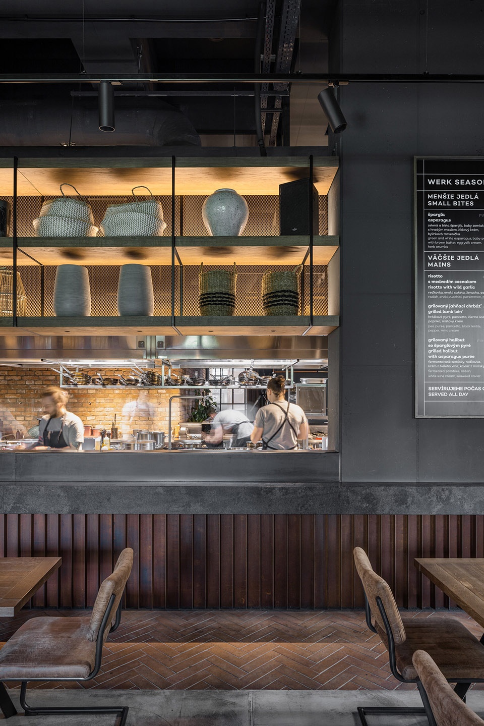 werk restaurant BEEF ARCHITEKTI