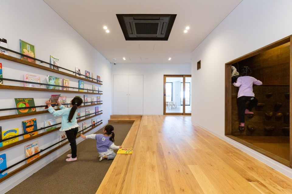 ub nursery by hibinosekkei youji no shiro kids design labo