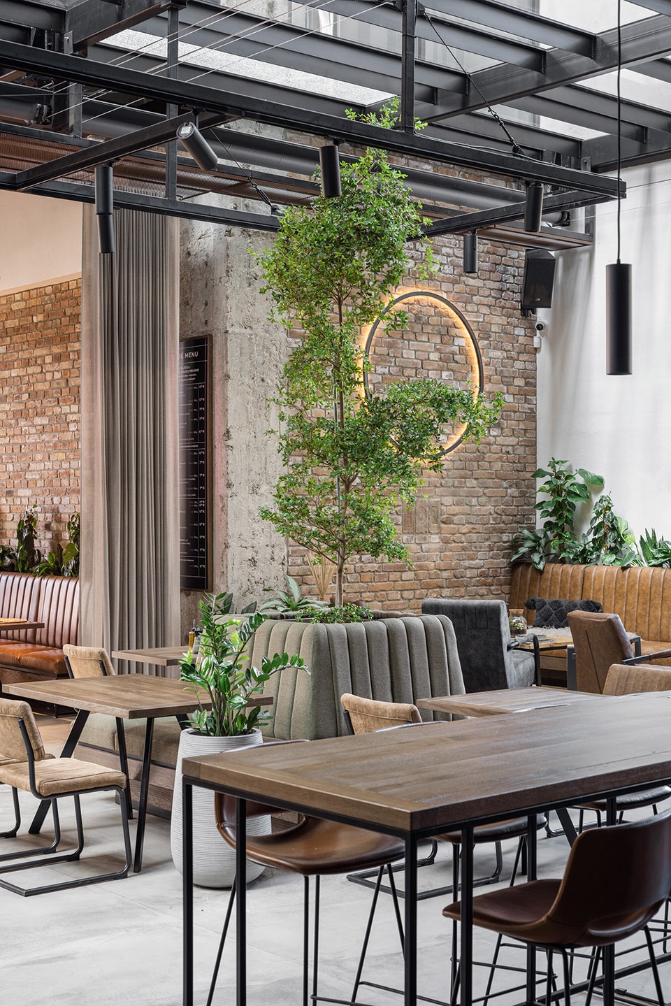 werk restaurant BEEF ARCHITEKTI