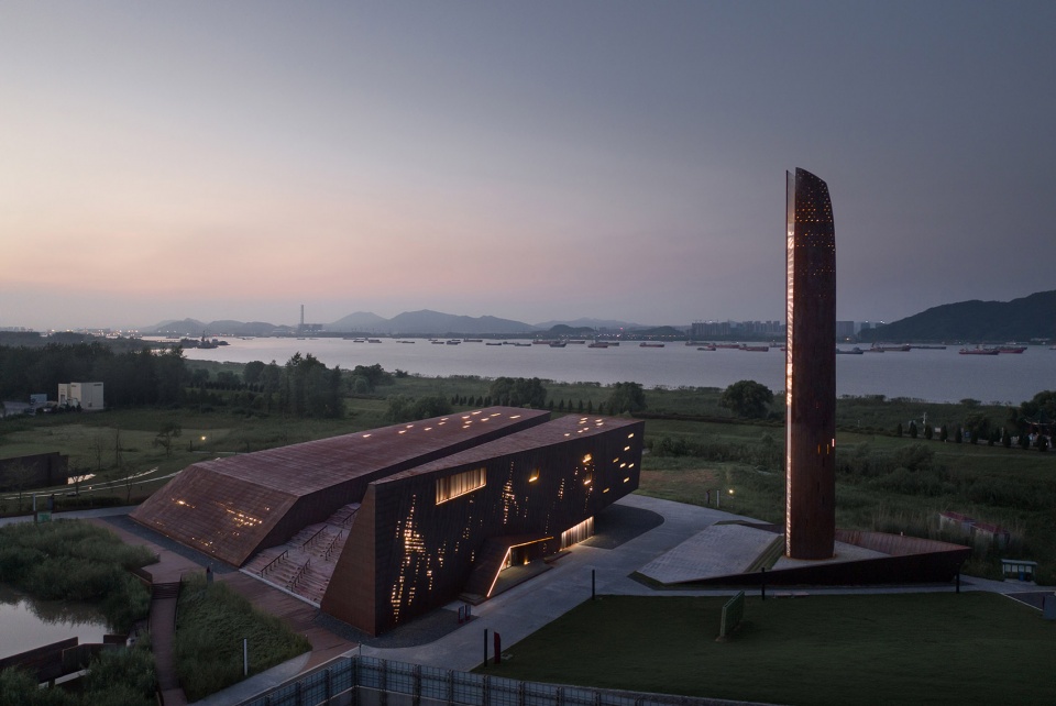 yangtze river crossing campaign memorial park by atelier zhou ling