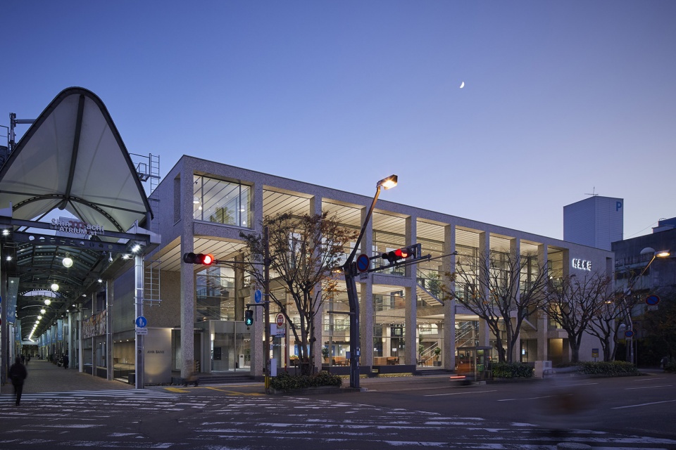 Awa Bank Head Office Sales Department Building by Nikken Sekkei Ltd