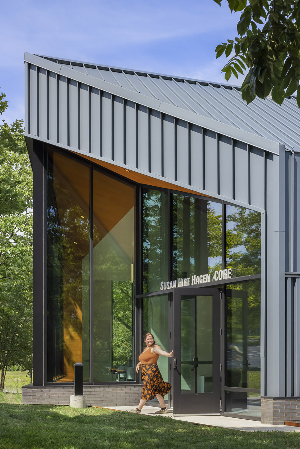 penn-state-behrend-federal-house-by-gbbn