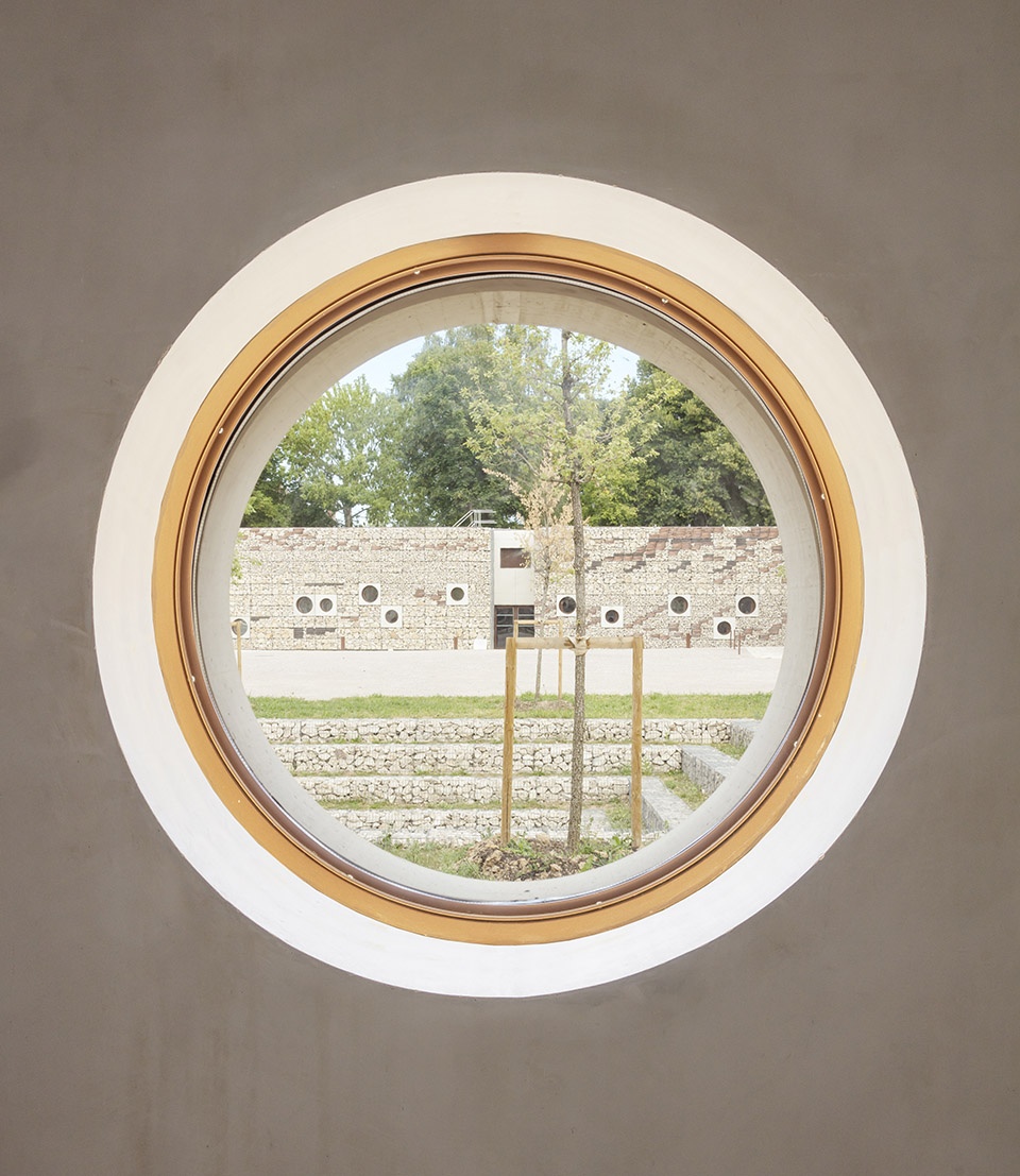Chessy cultural centre by Opus 5 architectes
