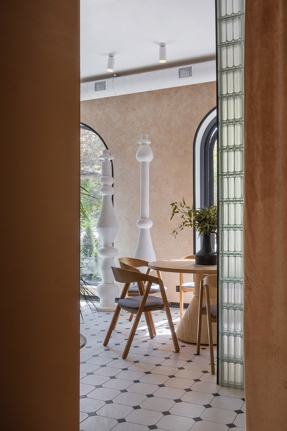 Coffee Shop by STUDIO SHOO