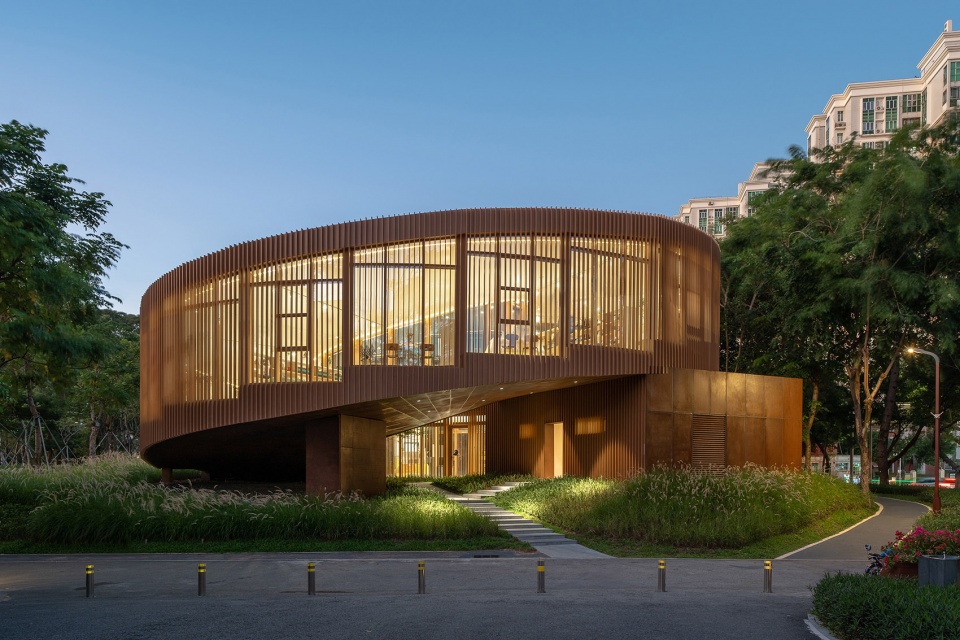 Serpentine Bookhouse China by ATELIER XI