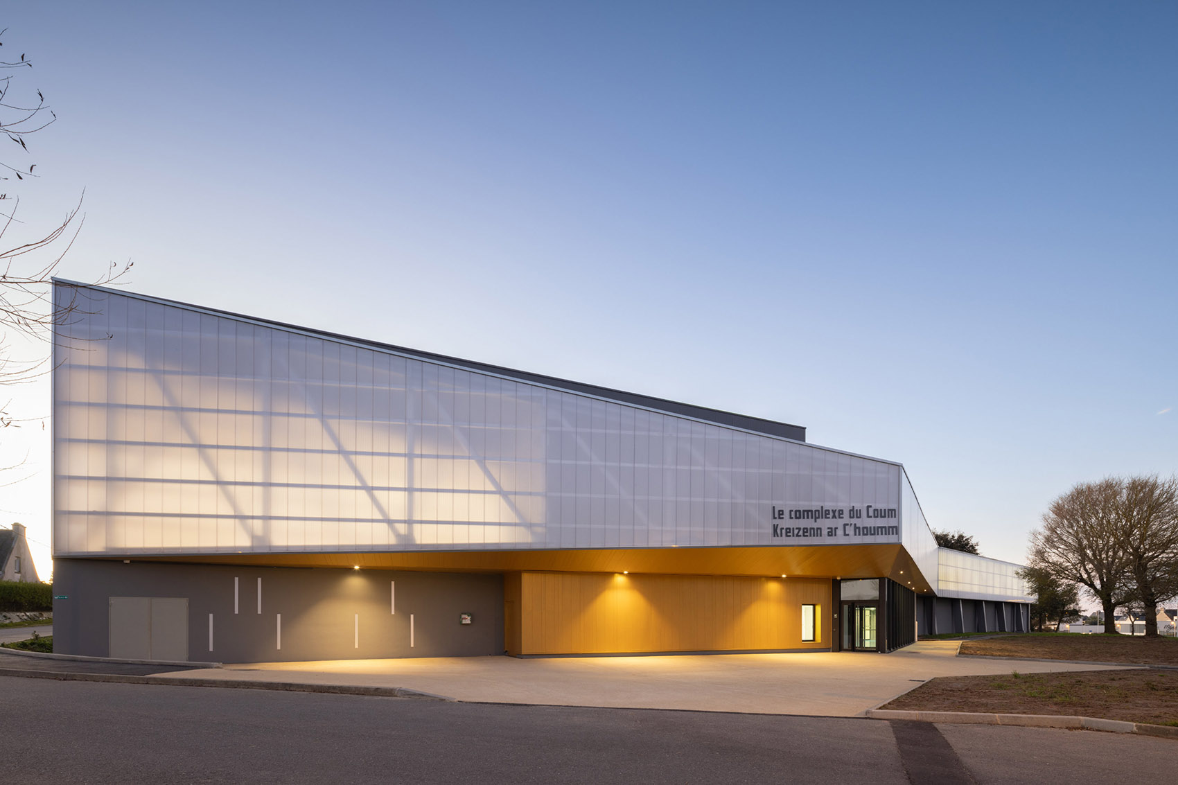 school-sports-complex-stable-diffusion-online