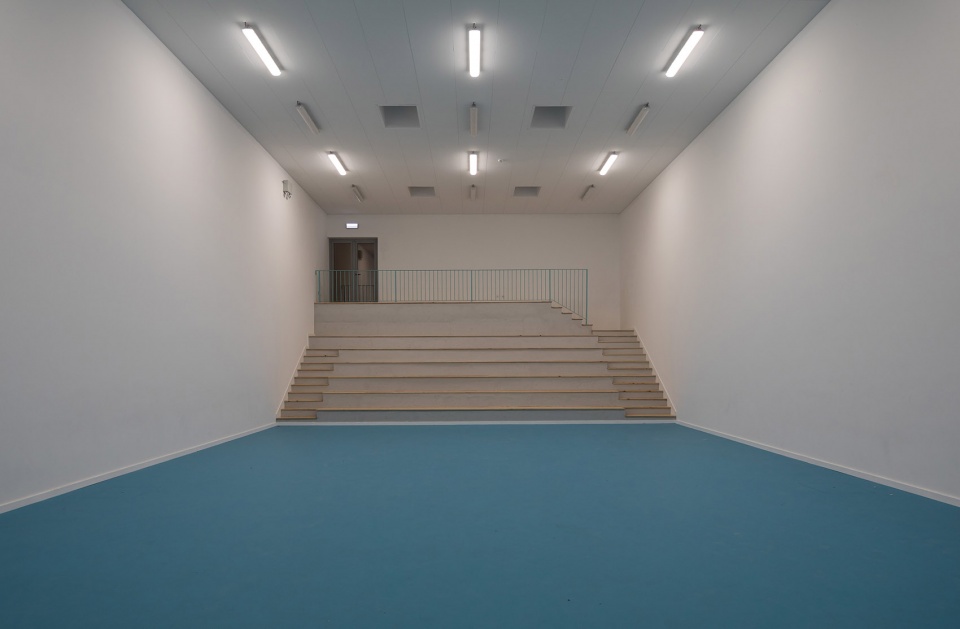 eb 36 school by jose adriao arquitectos