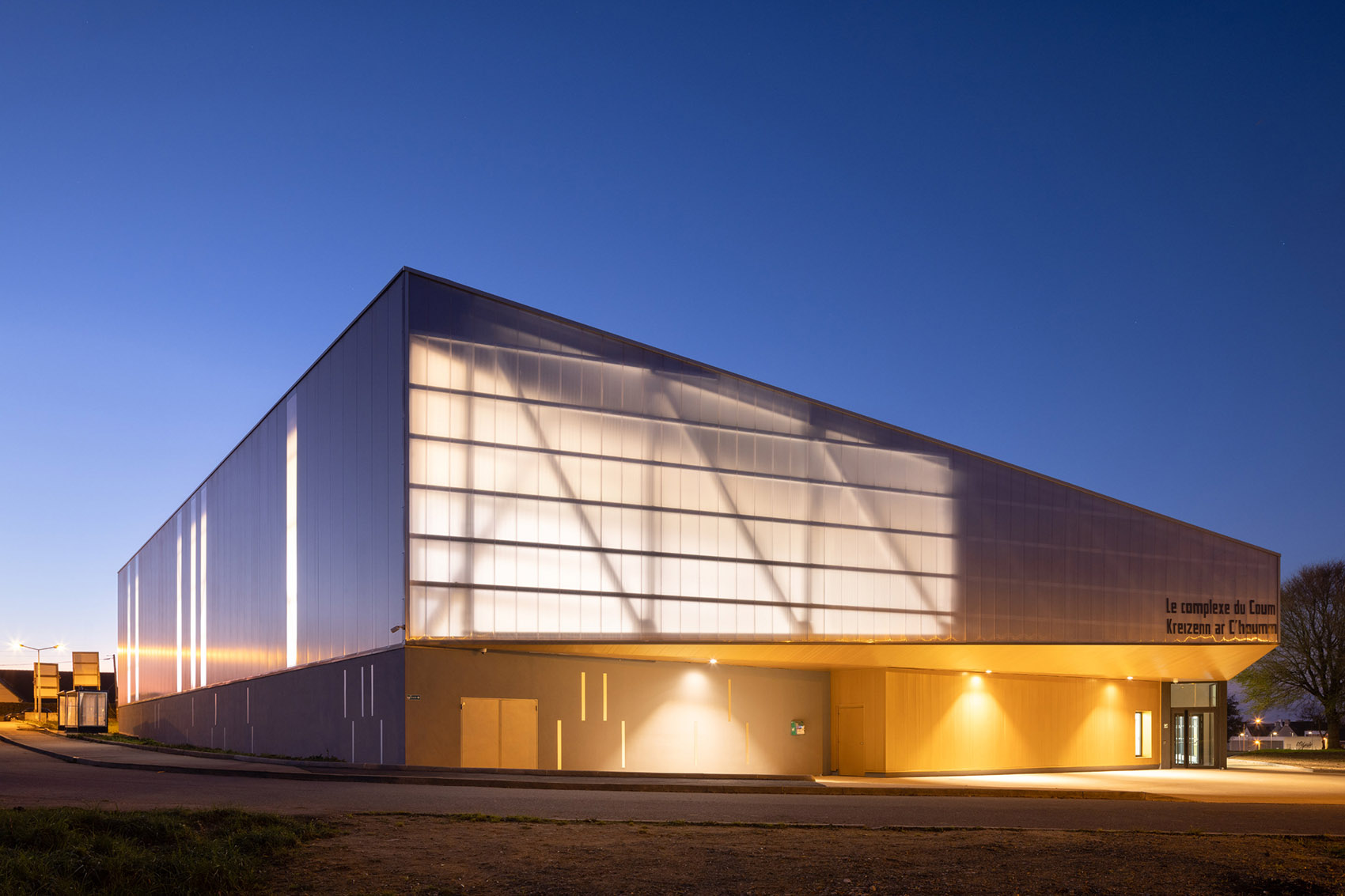 Renovation and extension of the Coum sports complex by ENO Architectes