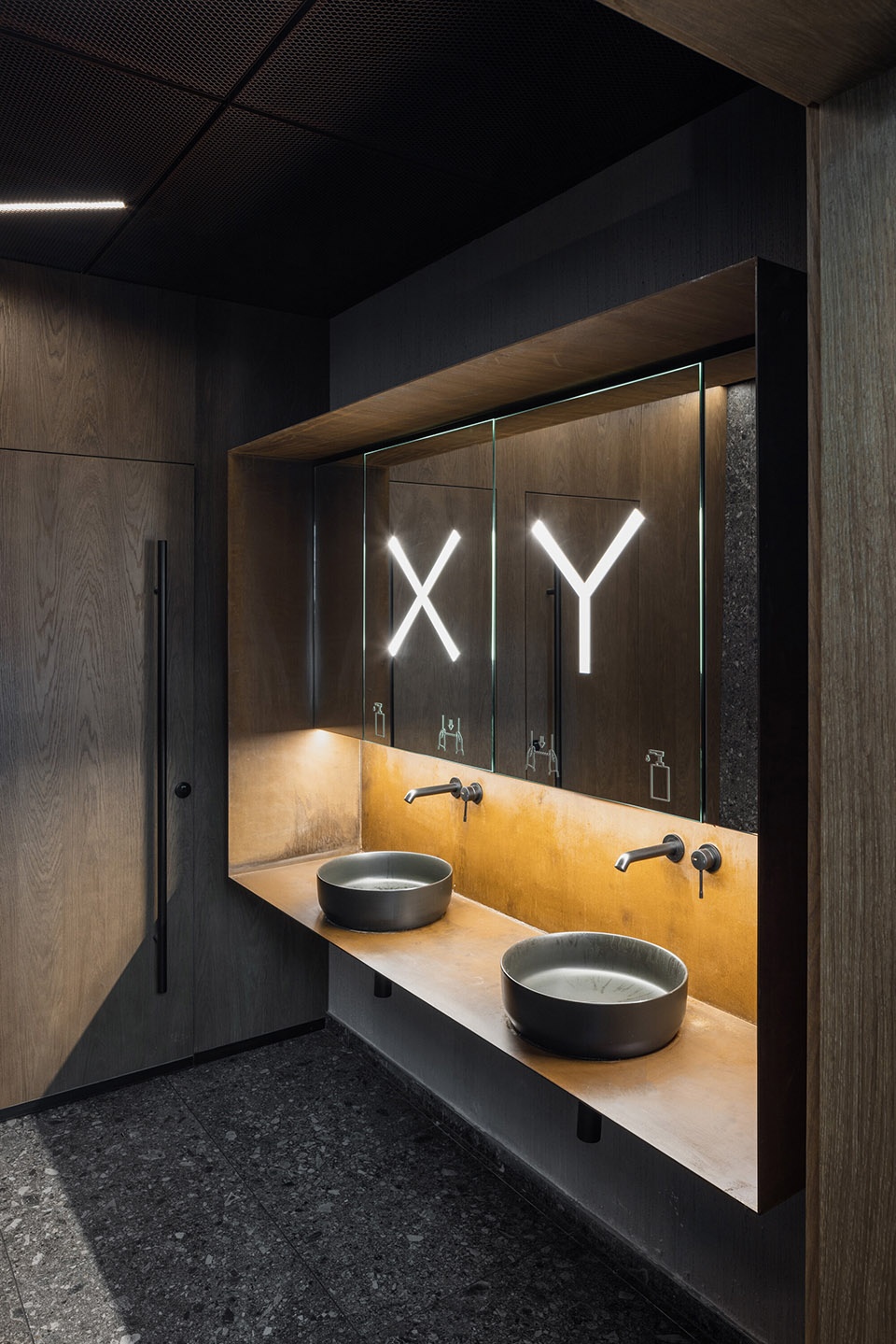 werk restaurant BEEF ARCHITEKTI