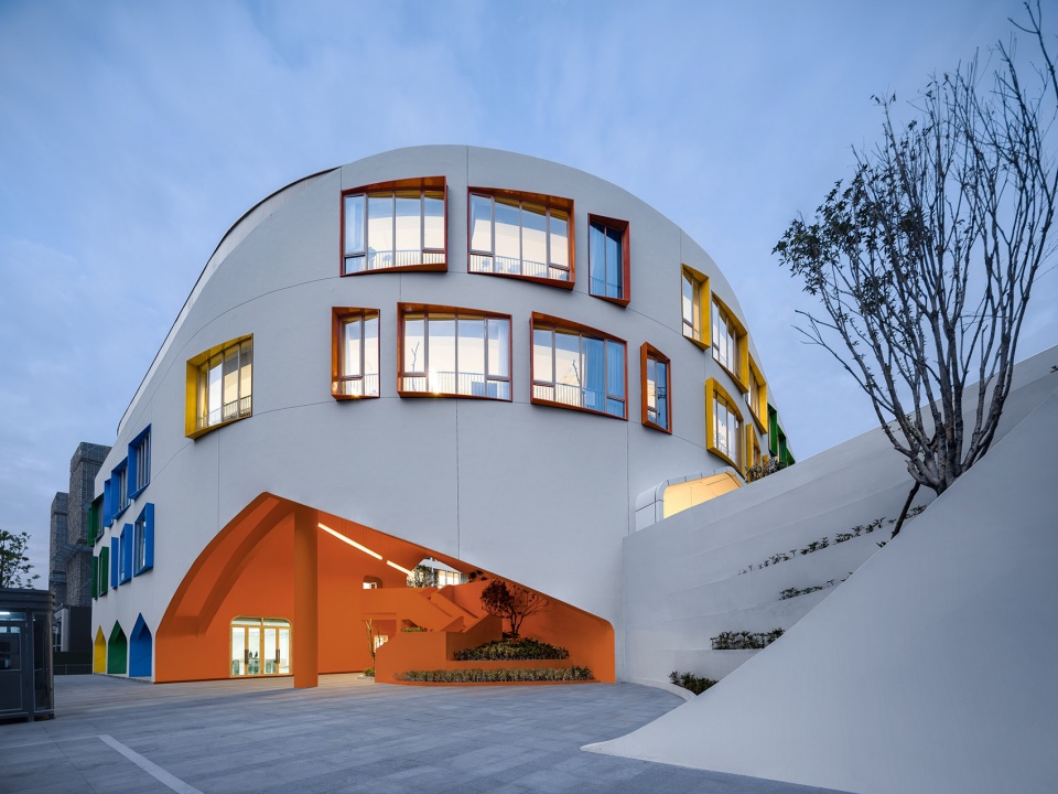 quzhou kecheng jiaogong kindergarten by lycs architecture