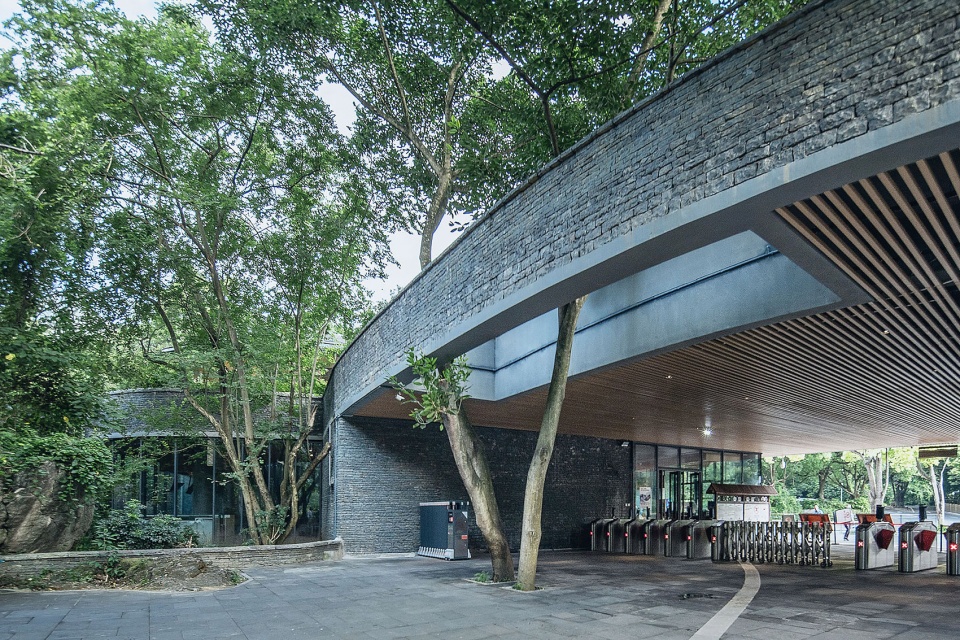 tourist center of huangguoshu scenic area by caupdaepatsc