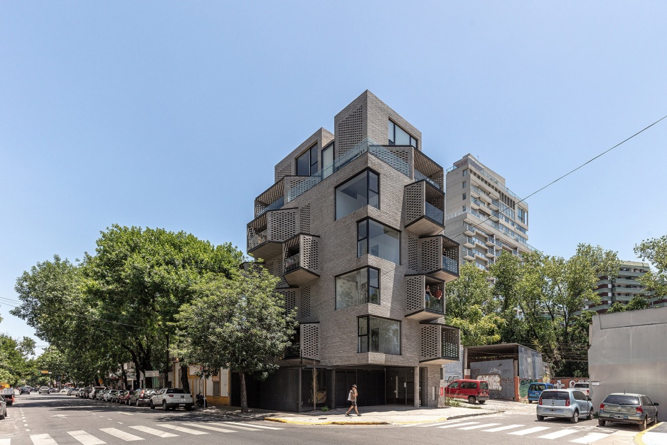 M 5606 by Arqtipo Arq Juan Pablo Negro