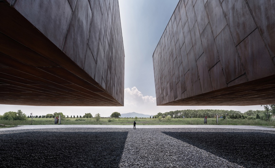 yangtze river crossing campaign memorial park by atelier zhou ling
