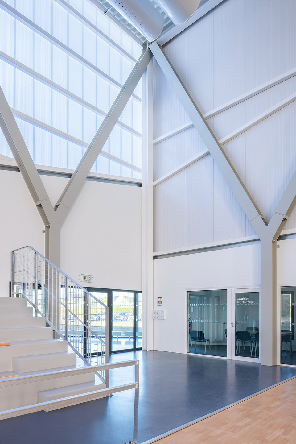 Renovation and extension of the Coum sports complex by ENO Architectes