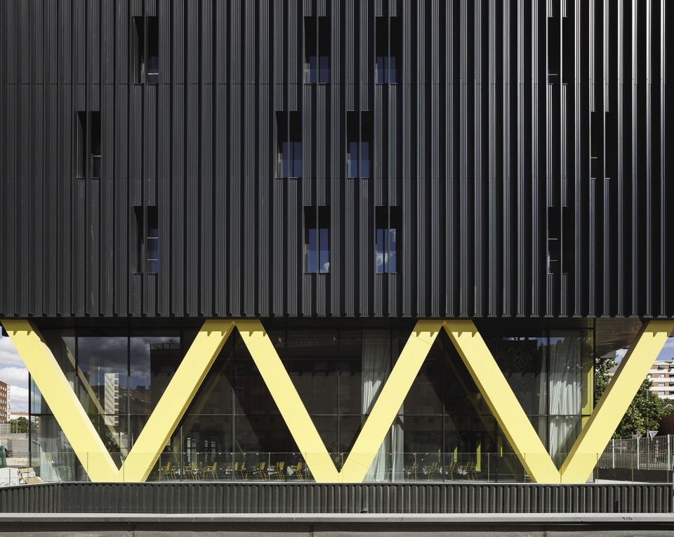 metro de madrid headquarters and transport complex