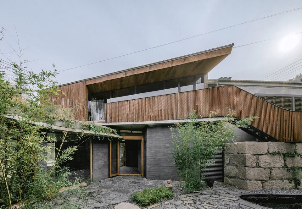 chaos is a ladder by dl atelier