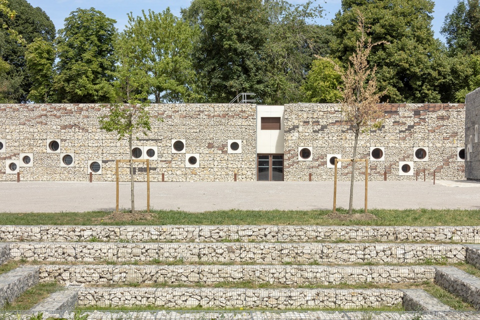 Chessy cultural centre by Opus 5 architectes