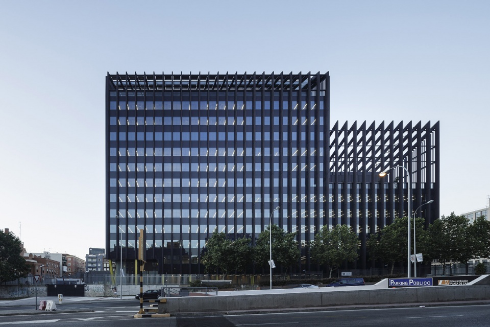 metro de madrid headquarters and transport complex