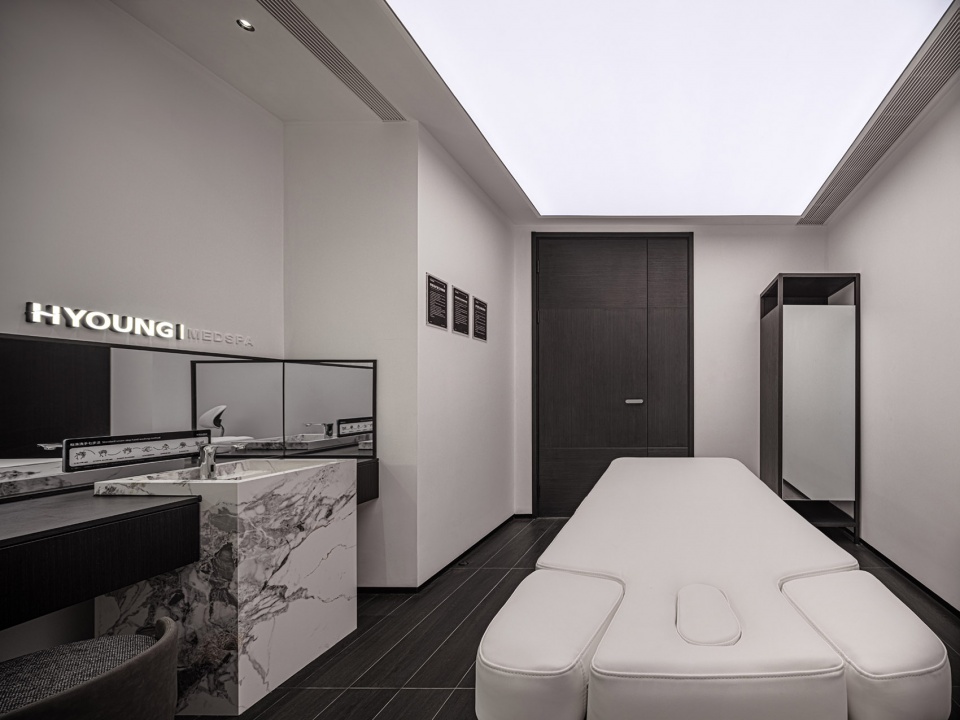 hyoung by jacky w design
