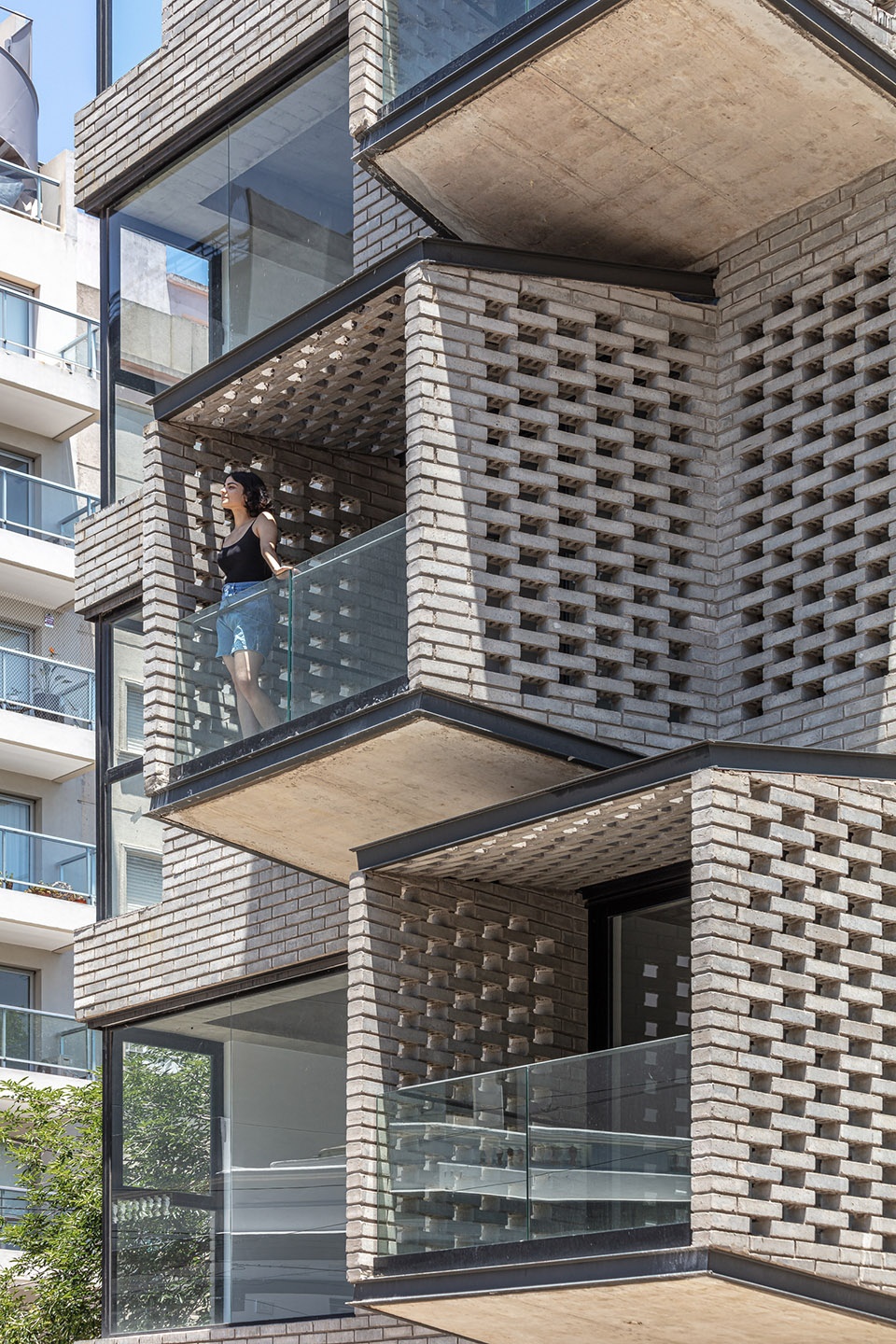 M 5606 by Arqtipo Arq Juan Pablo Negro