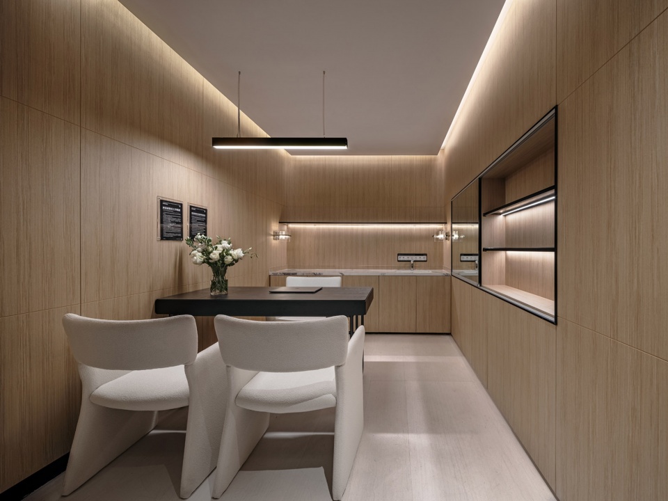 hyoung by jacky w design