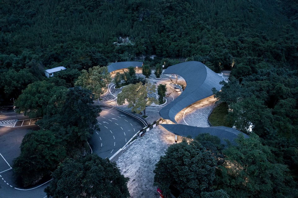 tourist center of huangguoshu scenic area by caupdaepatsc