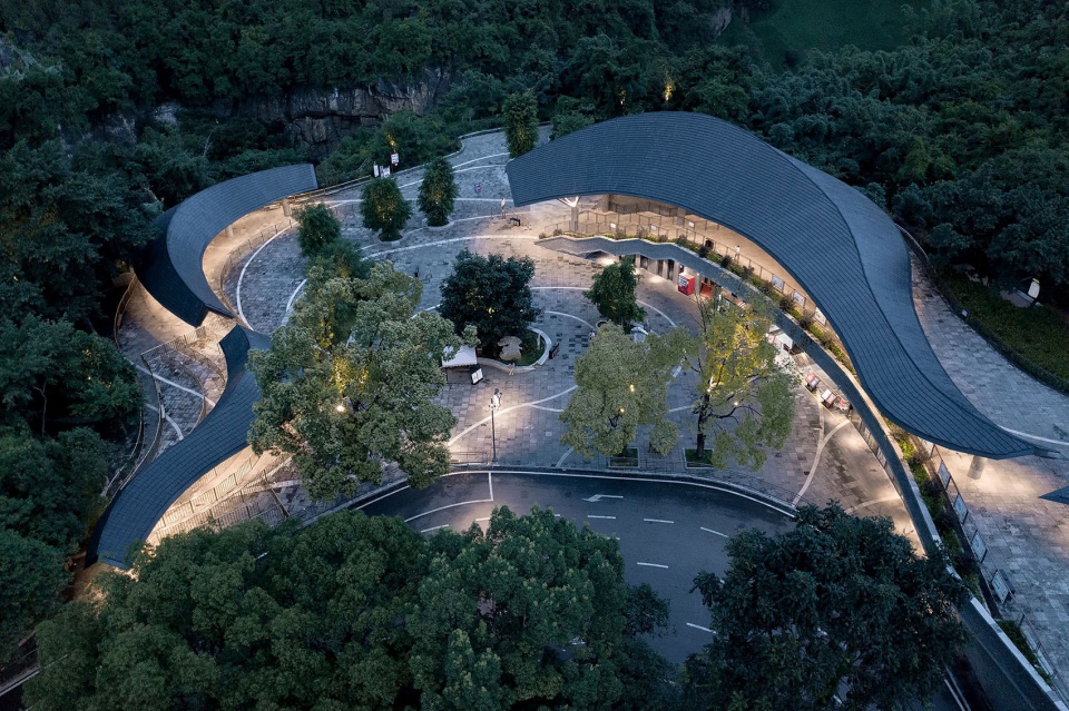 tourist center of huangguoshu scenic area by caupdaepatsc