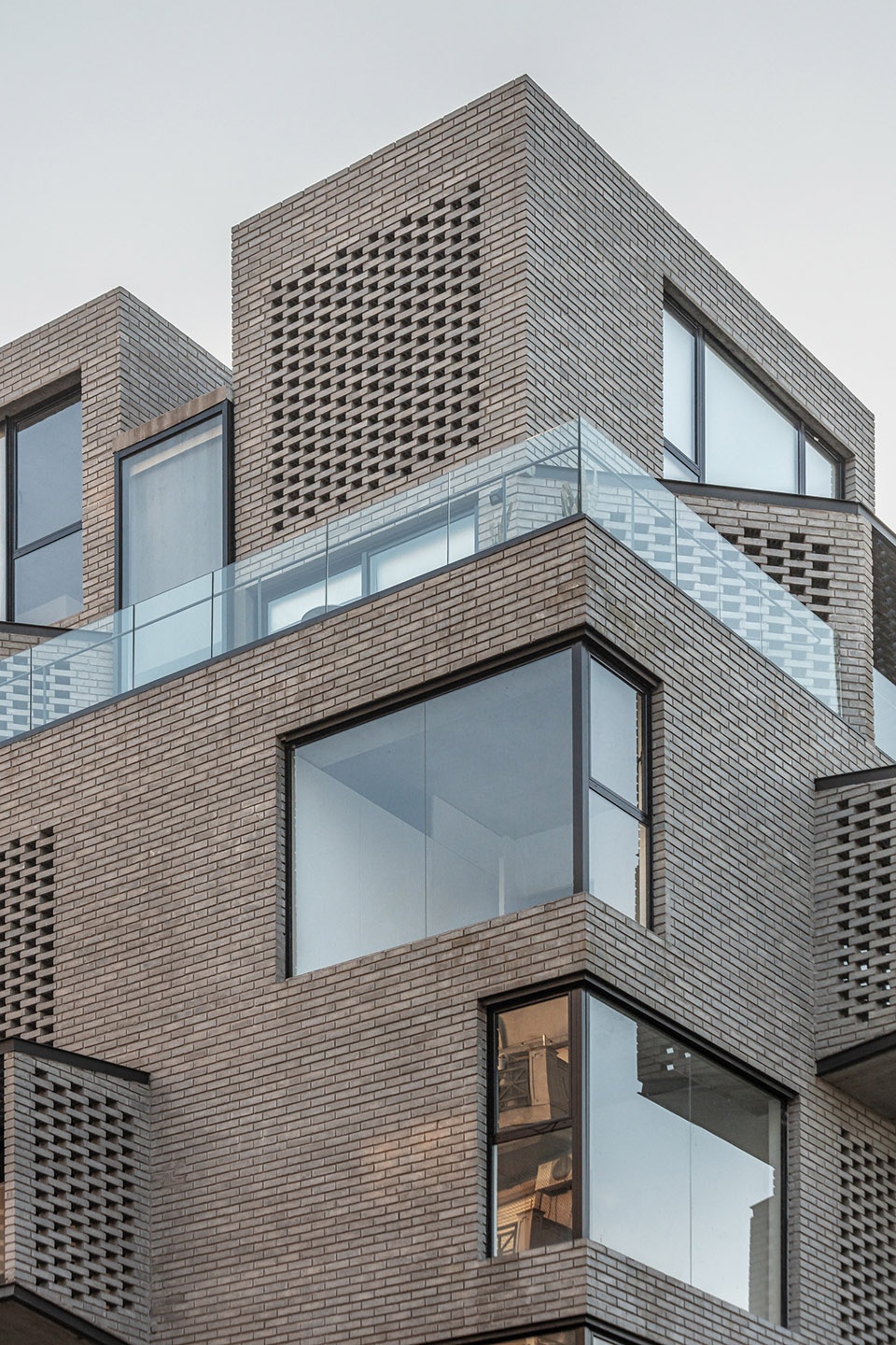 M 5606 by Arqtipo Arq Juan Pablo Negro