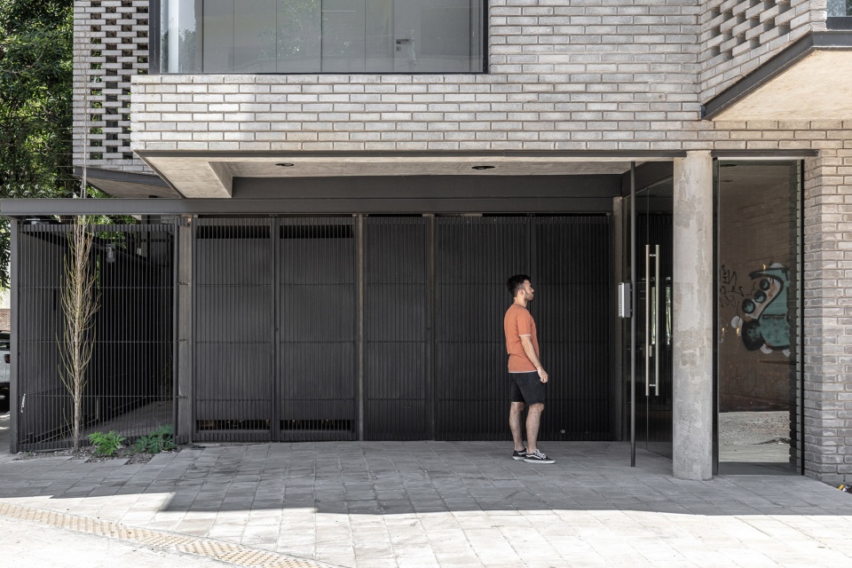 M 5606 by Arqtipo Arq Juan Pablo Negro