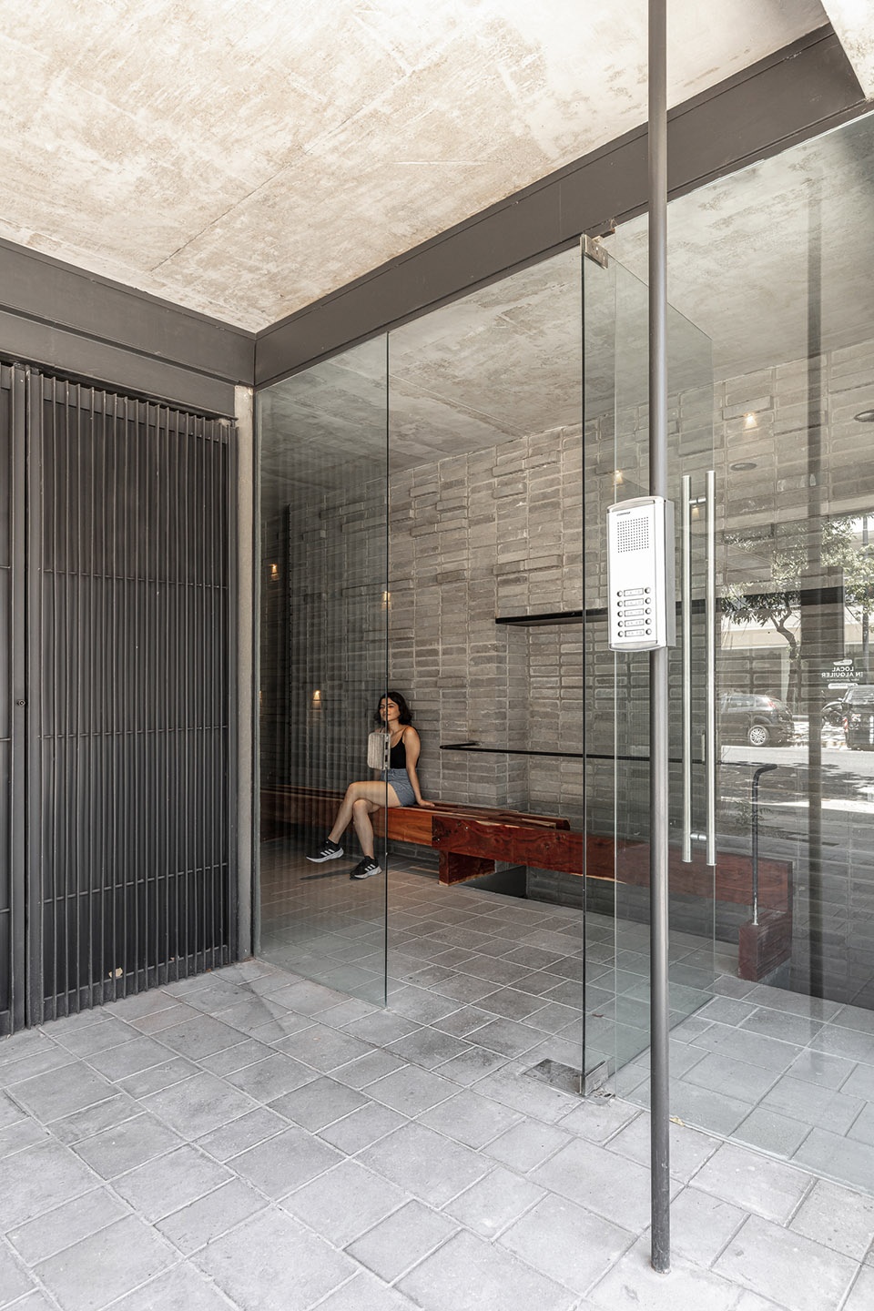 M 5606 by Arqtipo Arq Juan Pablo Negro