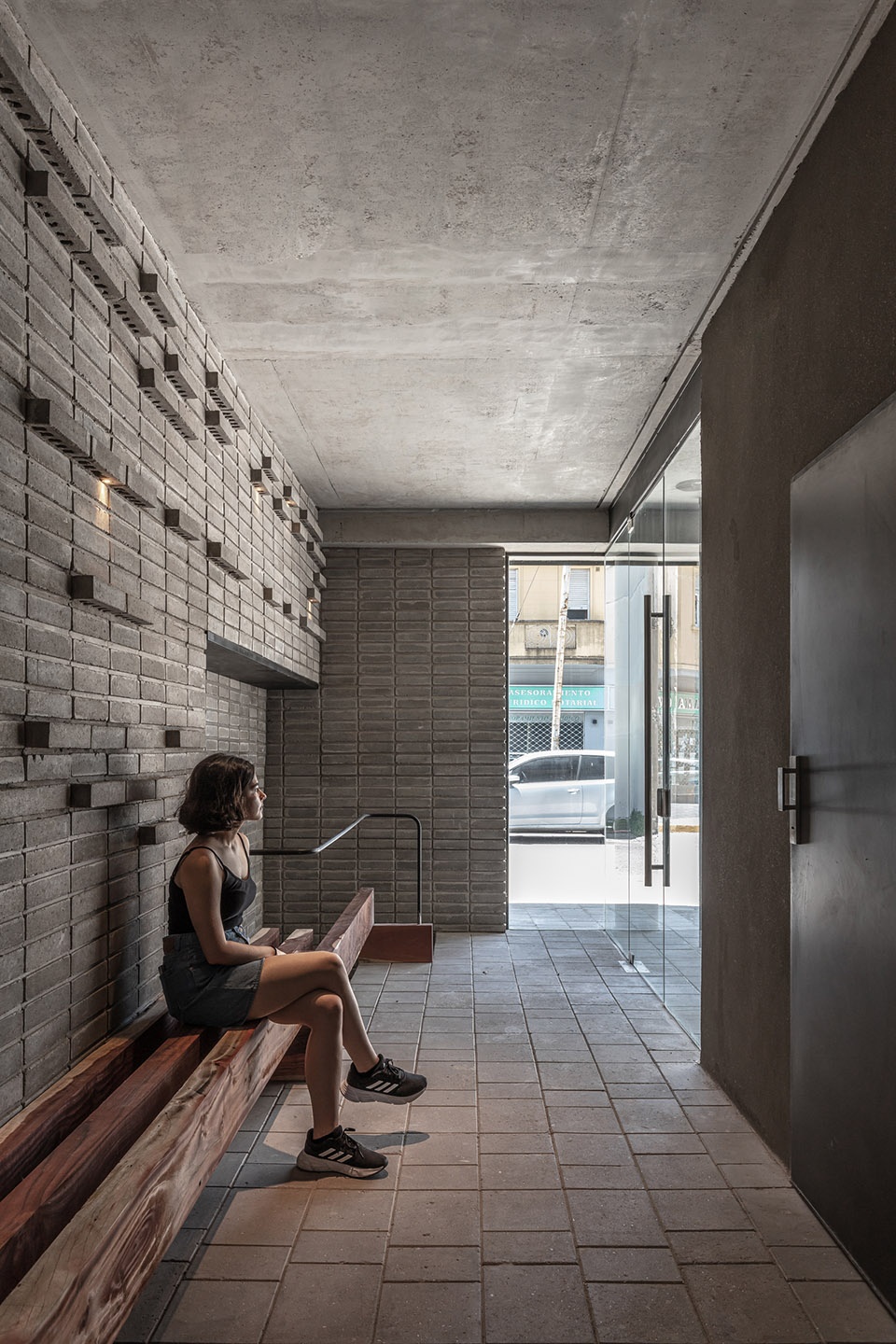 M 5606 by Arqtipo Arq Juan Pablo Negro