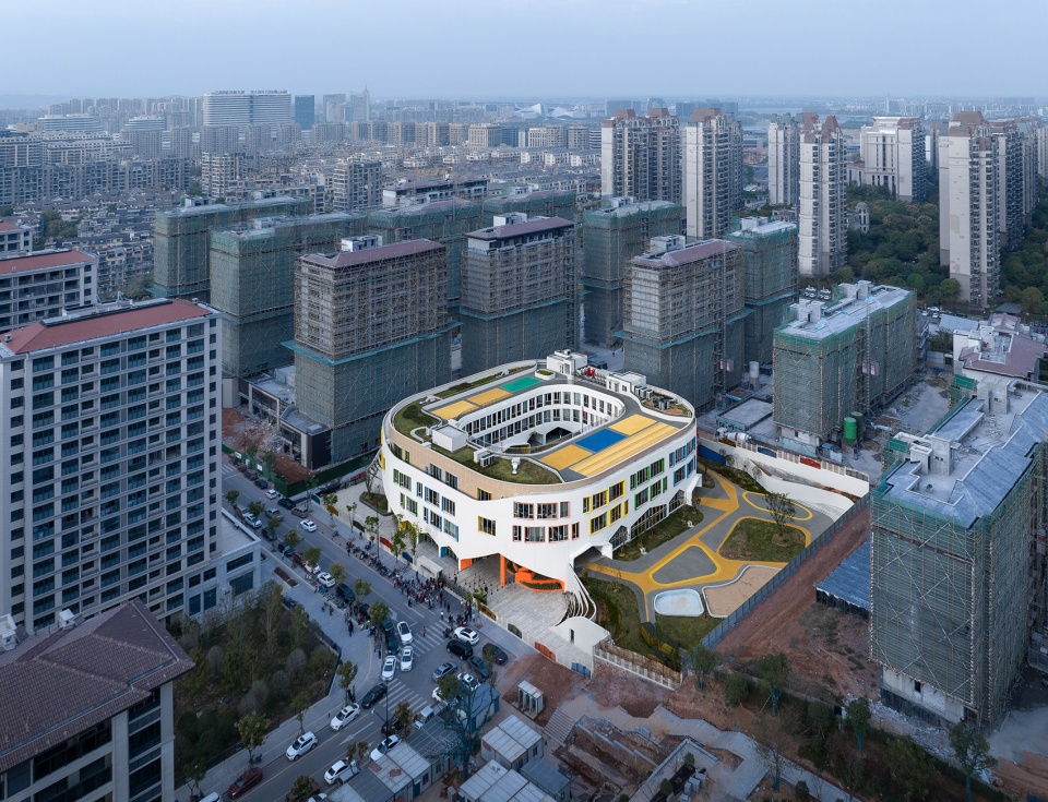 quzhou kecheng jiaogong kindergarten by lycs architecture