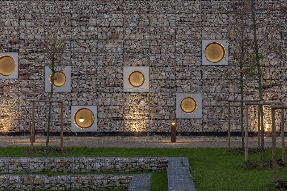 Chessy cultural centre by Opus 5 architectes