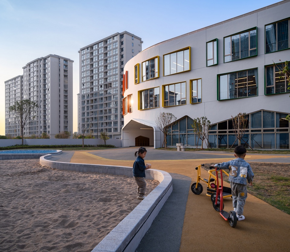 quzhou kecheng jiaogong kindergarten by lycs architecture