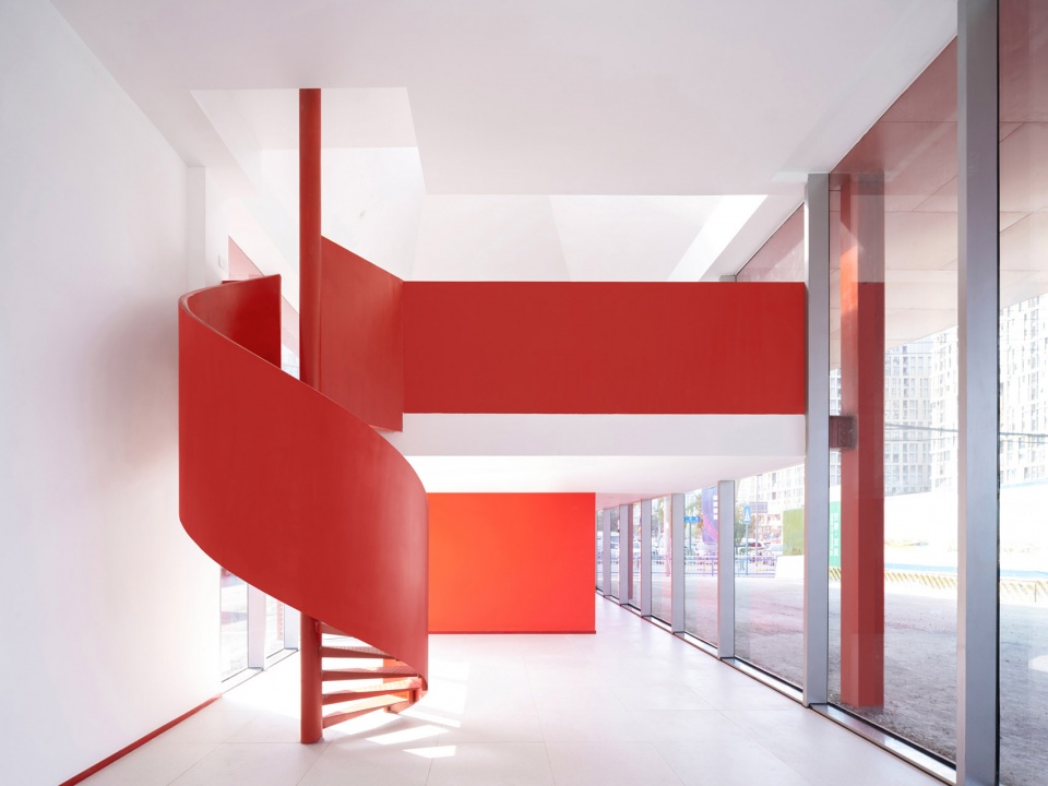 chengdu hongmeng car showroom by clou