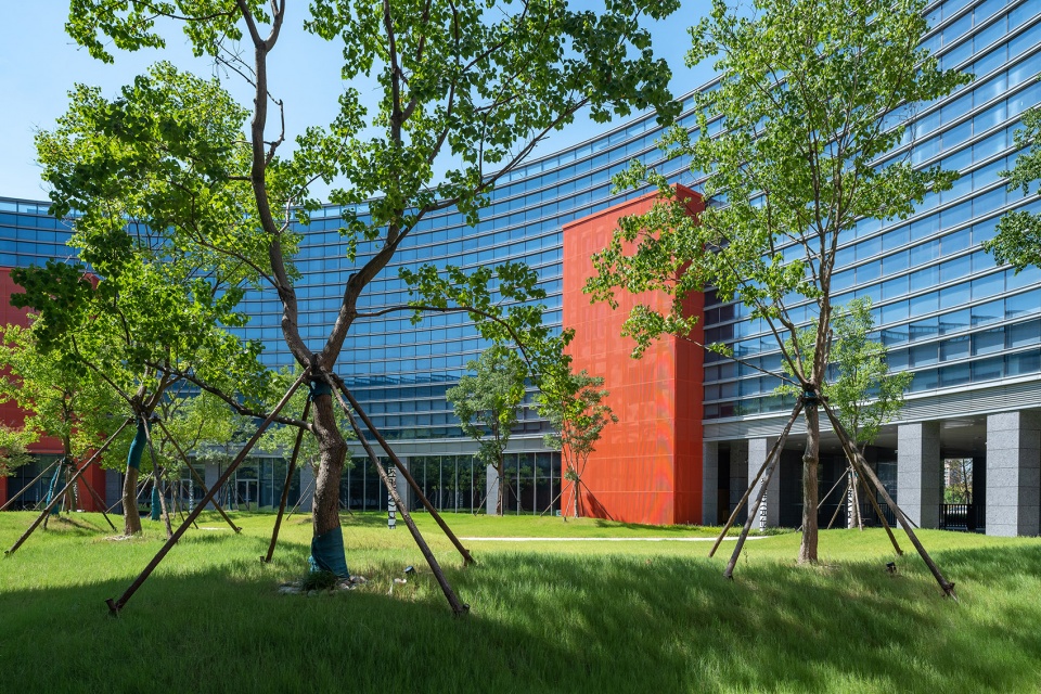 north office park of zhejiang university international campus in haining by la design
