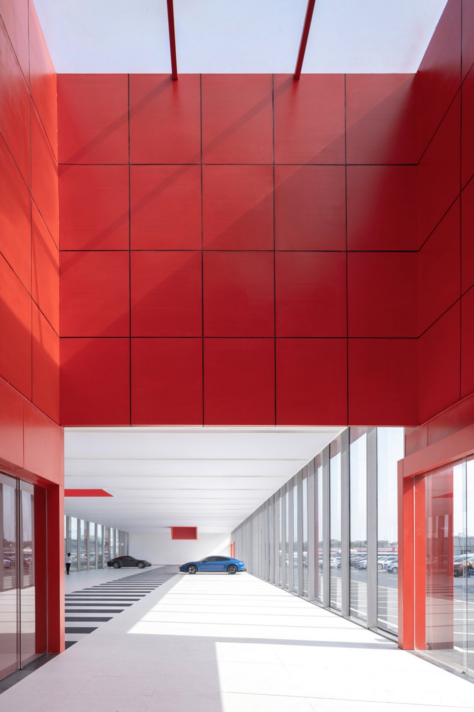 chengdu hongmeng car showroom by clou