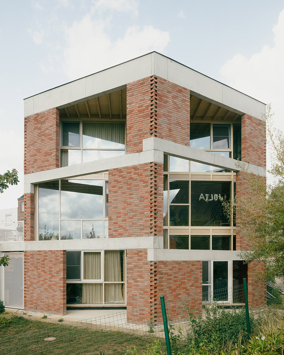 Jtb house by blaf architecten 
