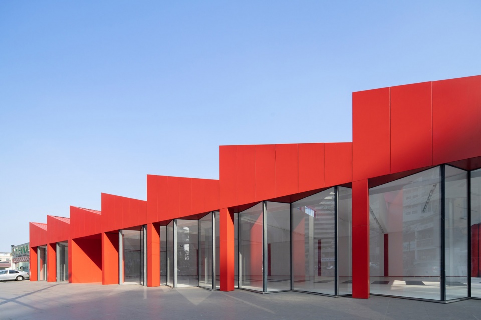 chengdu hongmeng car showroom by clou