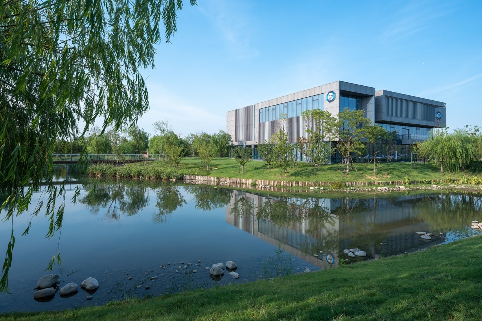 north office park of zhejiang university international campus in haining by la design