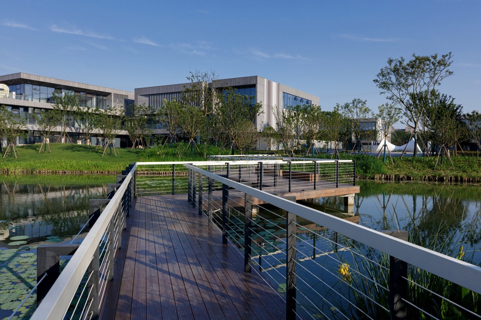 north office park of zhejiang university international campus in haining by la design