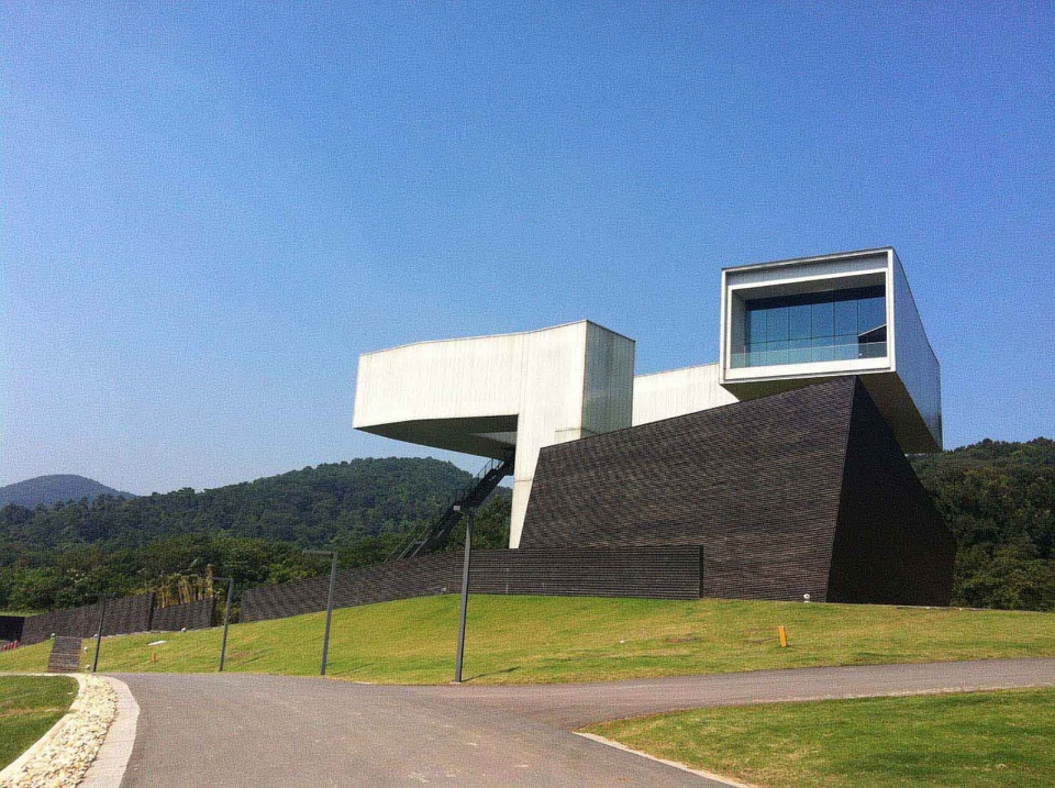 Architectural concretesuper weatherproof repair and protection process 8