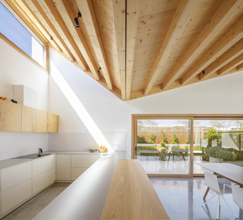 GV house by Alventosa Morell Arquitectes