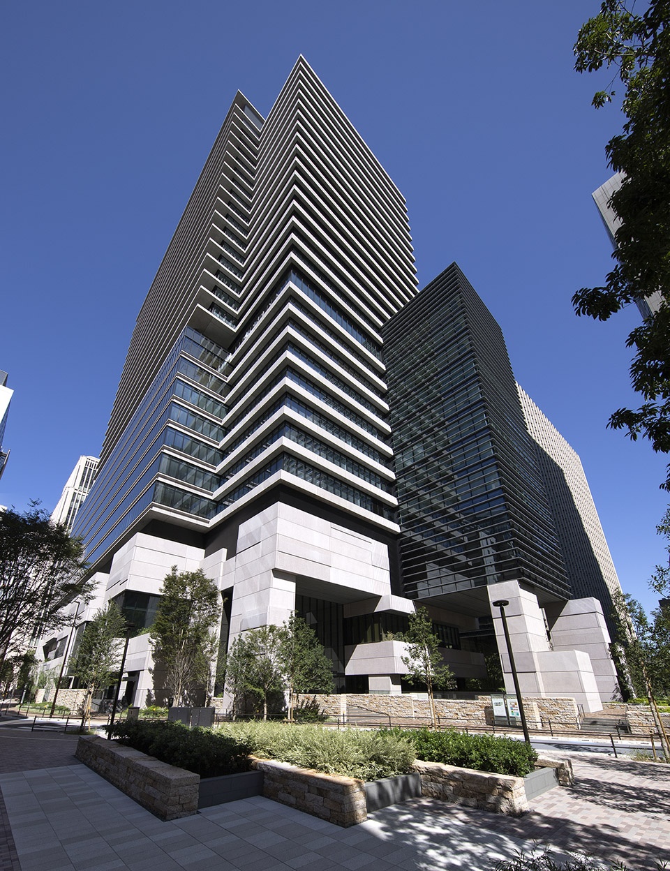 Hibiya Fort Tower by Nikken Sekkei Ltd