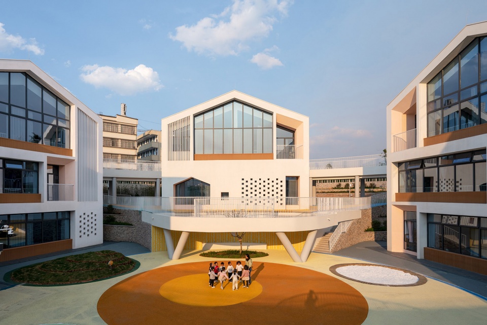 The southern branch of the Simao District Kindergarten by Tao Zhi Studio Architectural Design and Research Institute of SCUT
