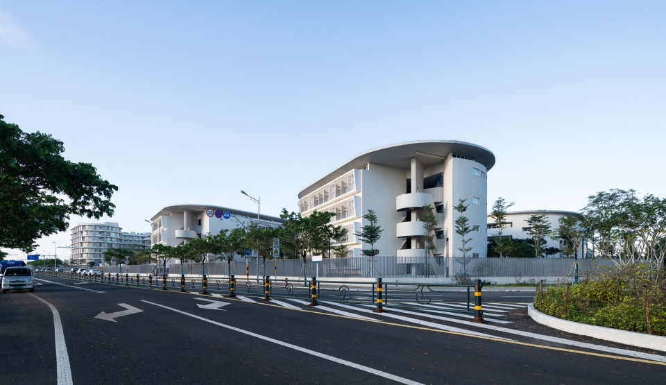 haikou jiangdong huandao experimental school by tao