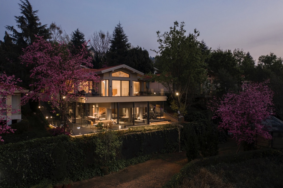 House Rooted in the Soil China by KiKi ARCHi