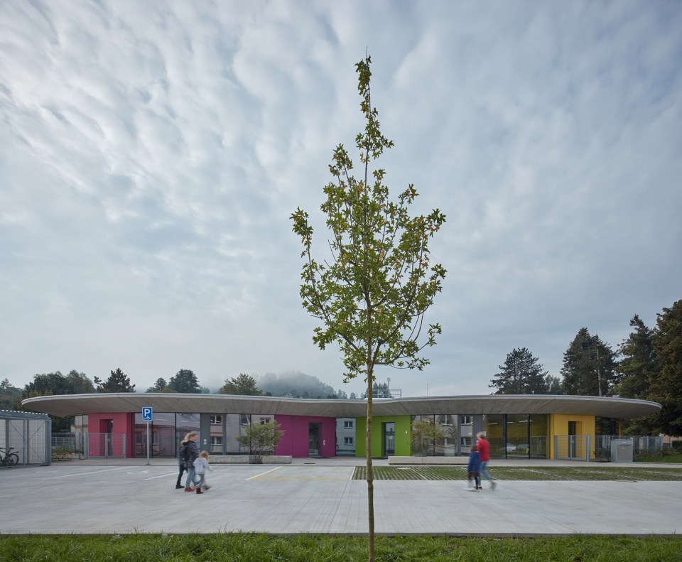 Kindergartens Treperka and Waldorf Semily by MTA