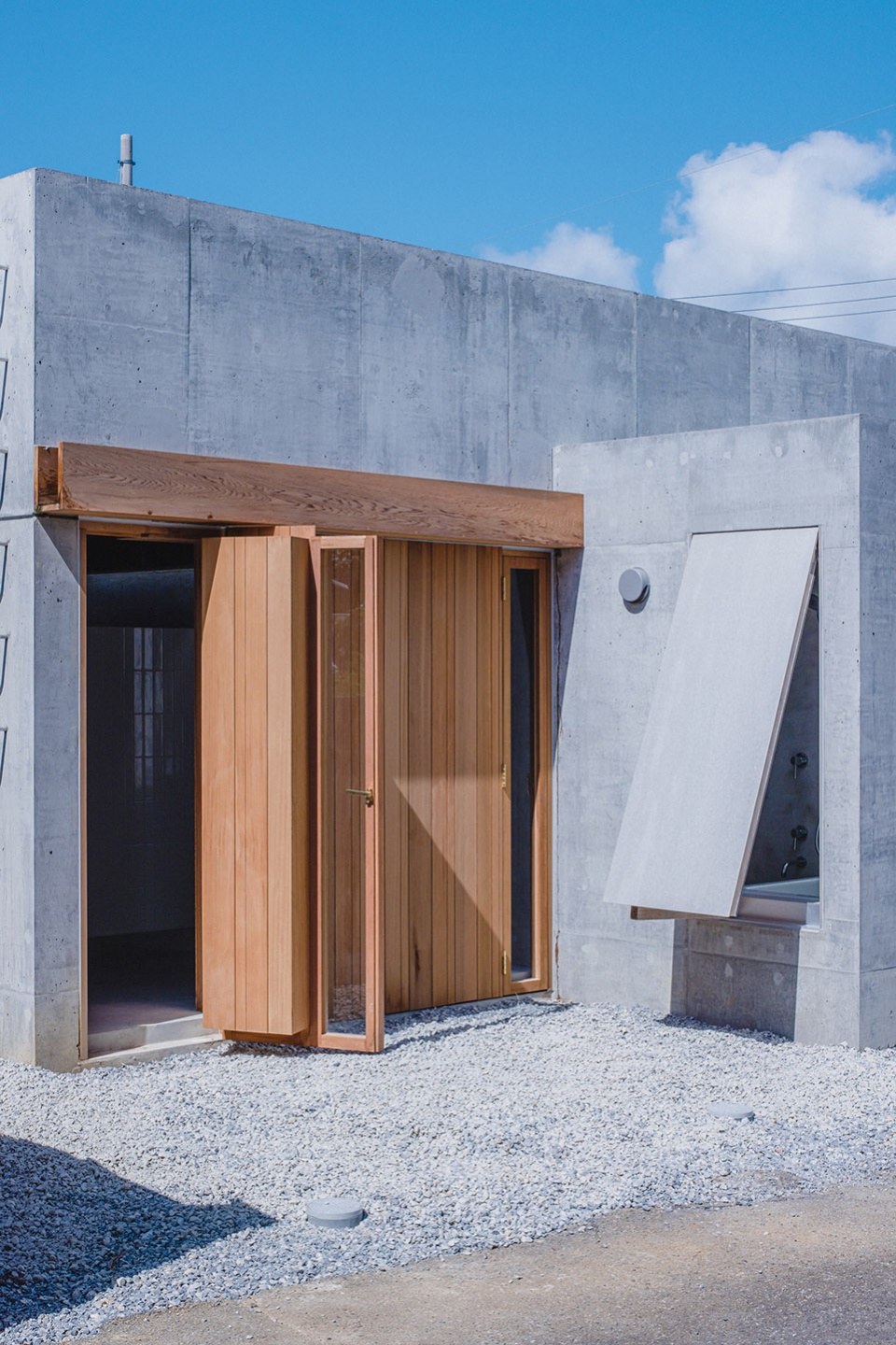 house in shikenbaru by studio cochi architects