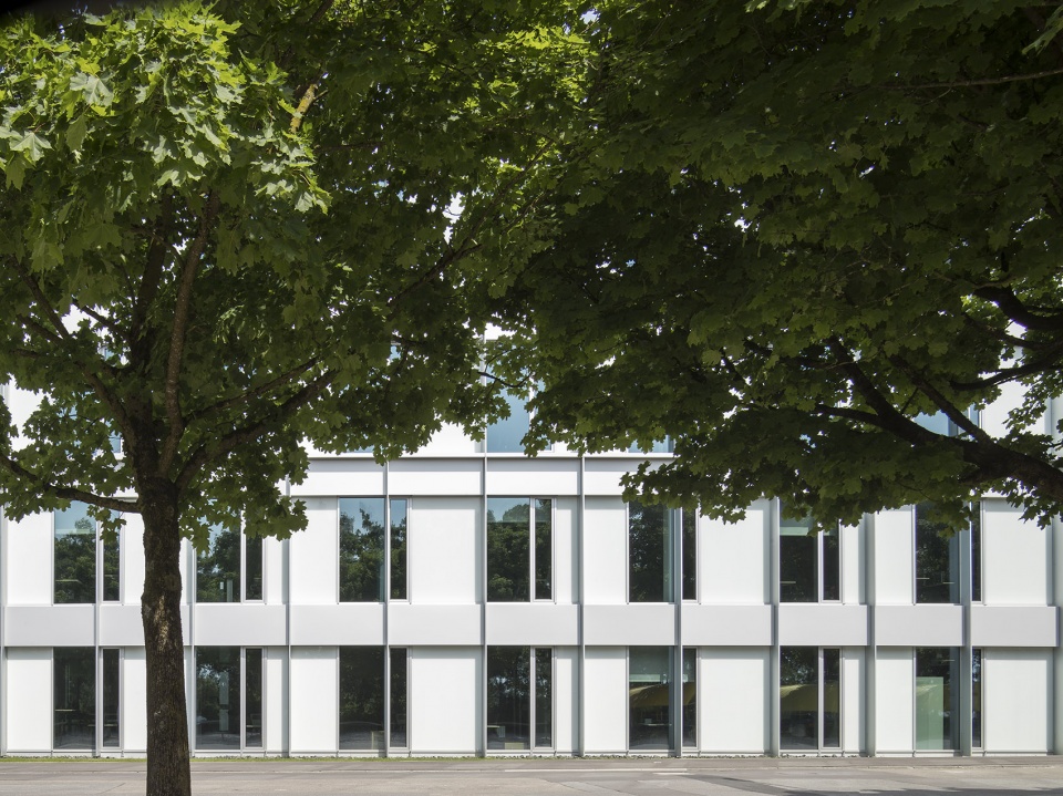 uhlmann office building by barkow leibinger